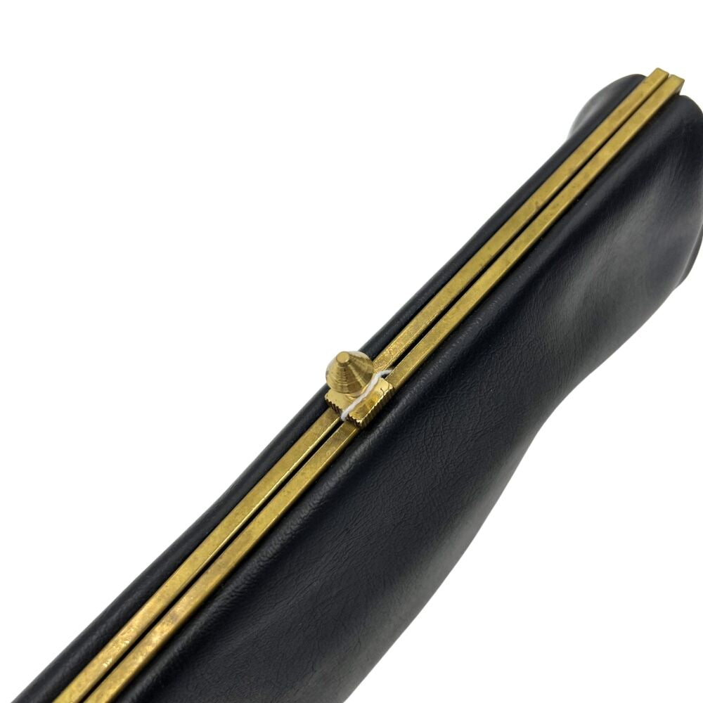 Pochette en cuir noir avec fermoir doré