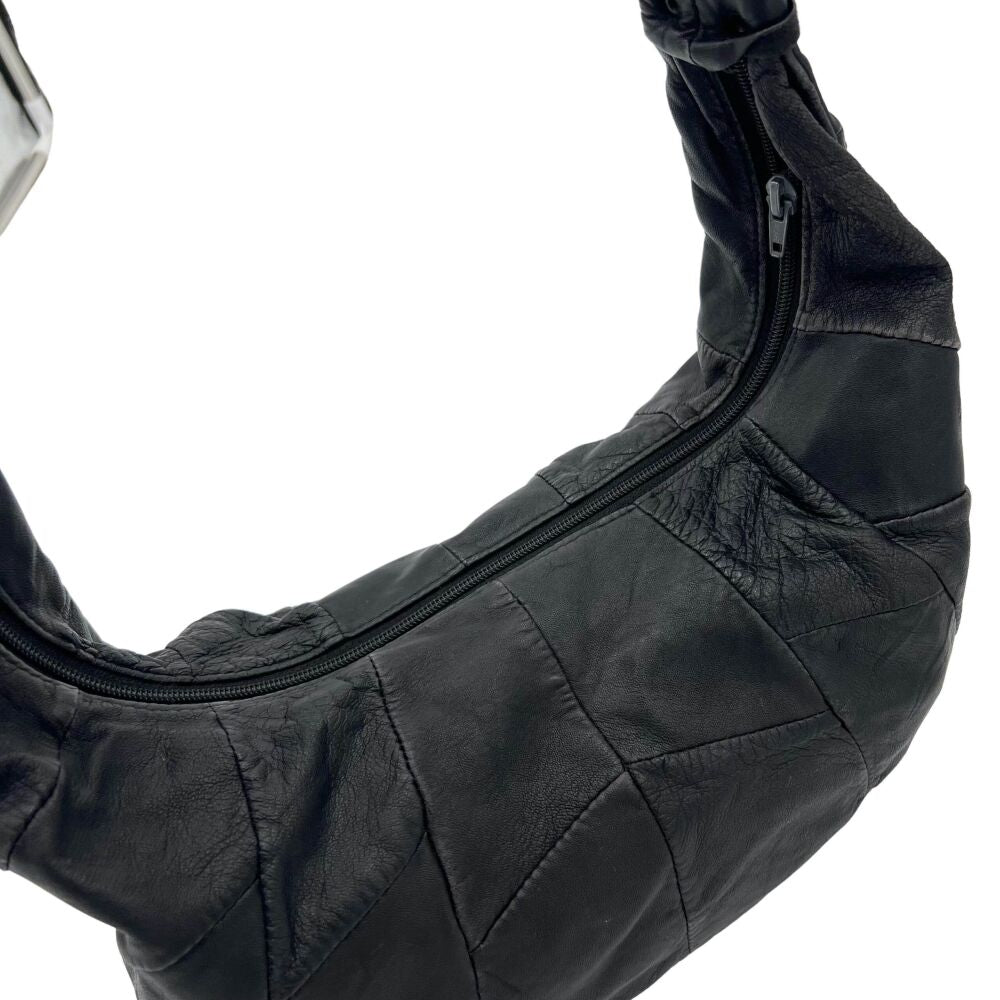 Sac bandoulière en cuir noir forme banane