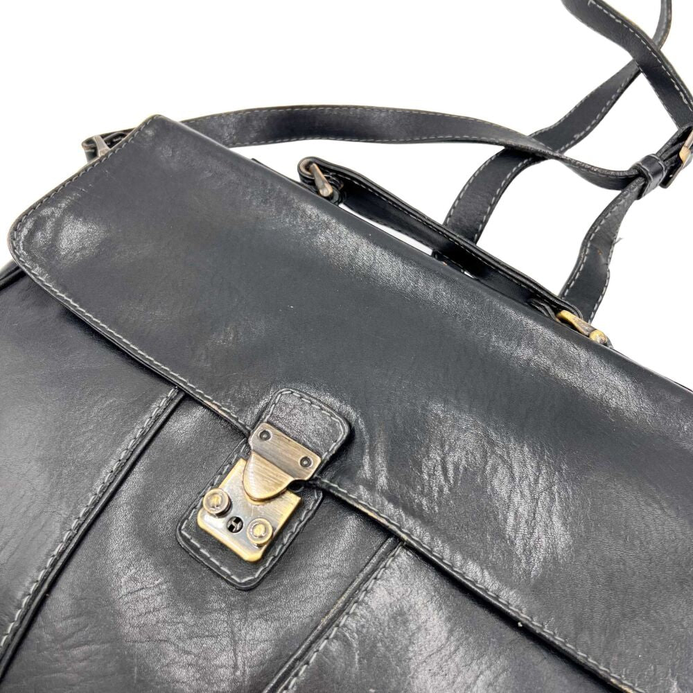 Sac porté épaule noir avec une poignée