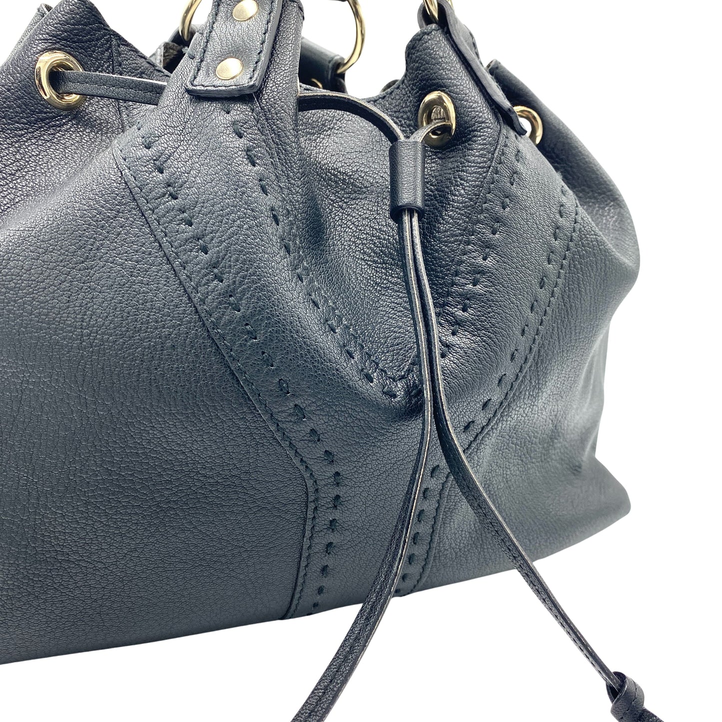 Sac seau en cuir noir