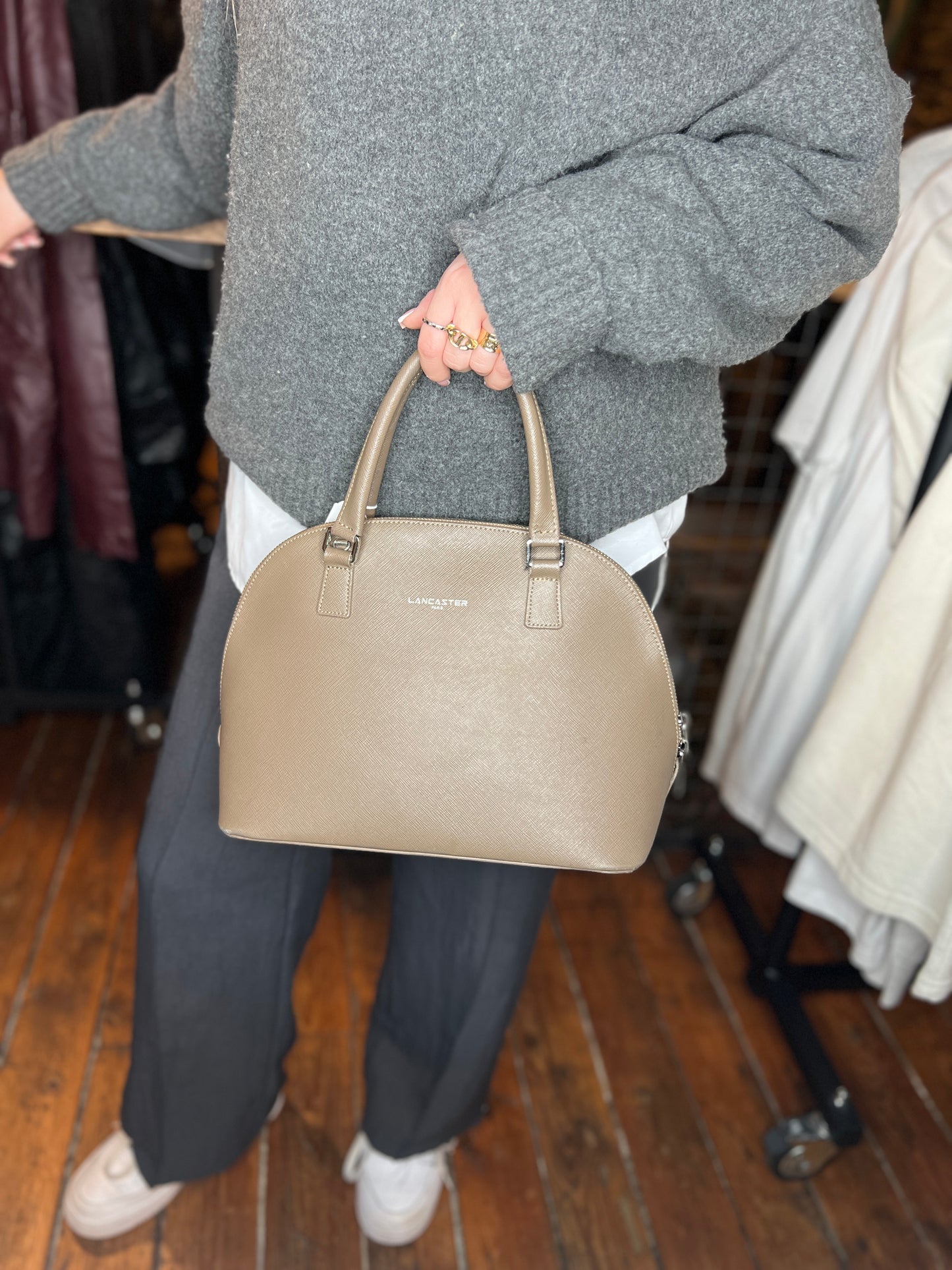 Sac à main en cuir taupe