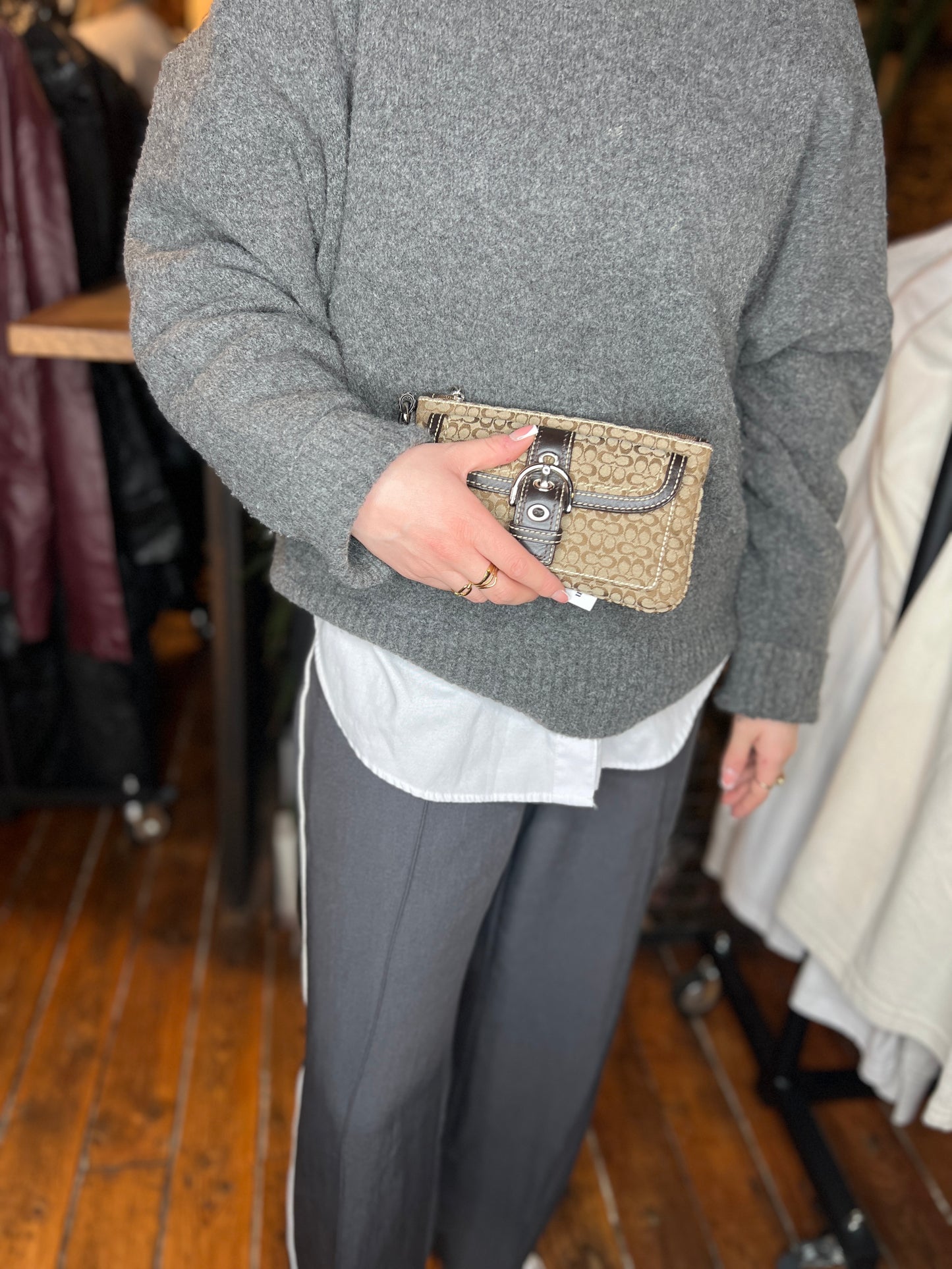 Pochette porté épaule en toile marron