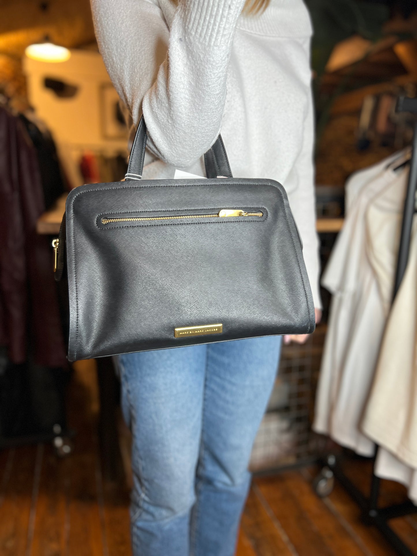 Sac à main en cuir noir