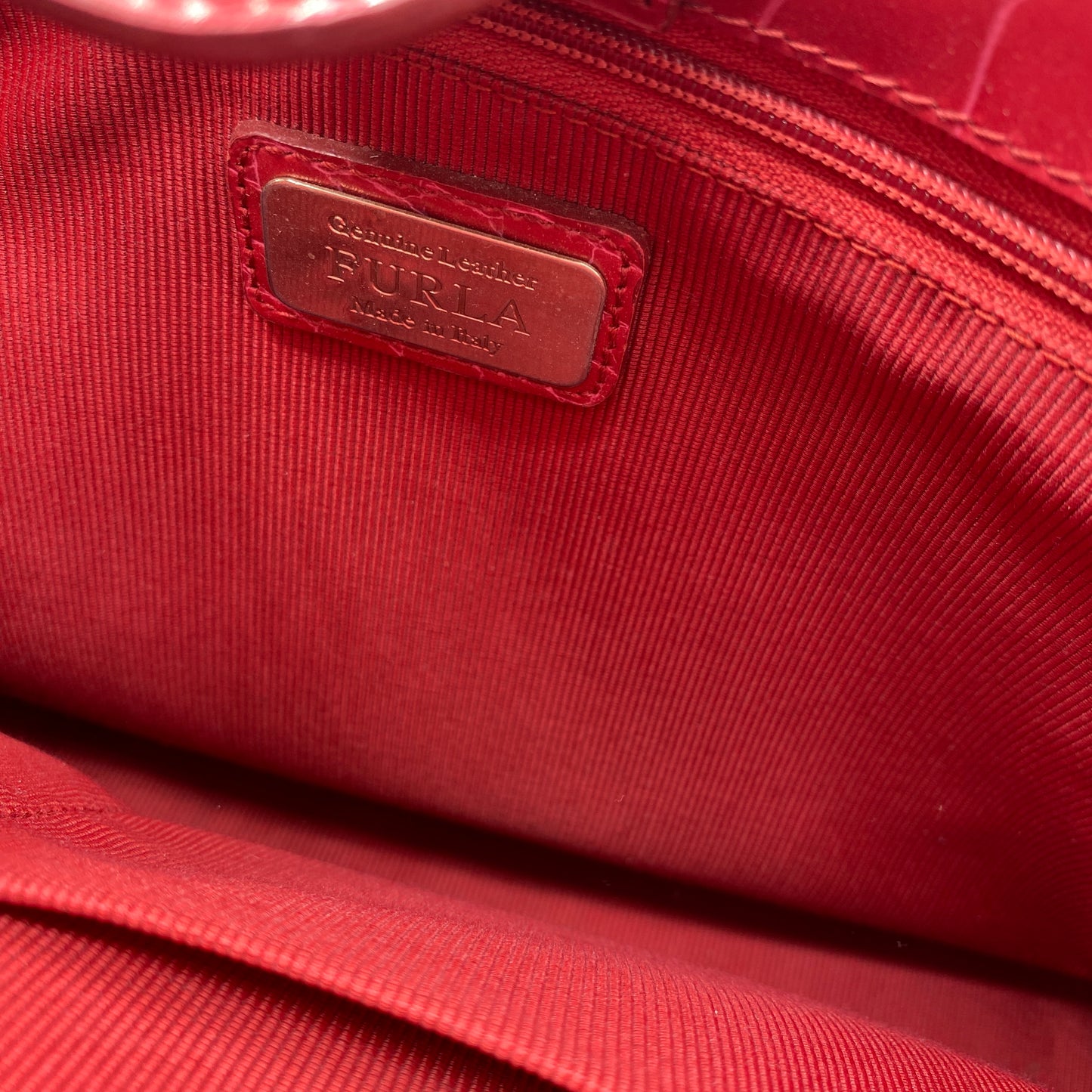 Sac à main rouge effet croco