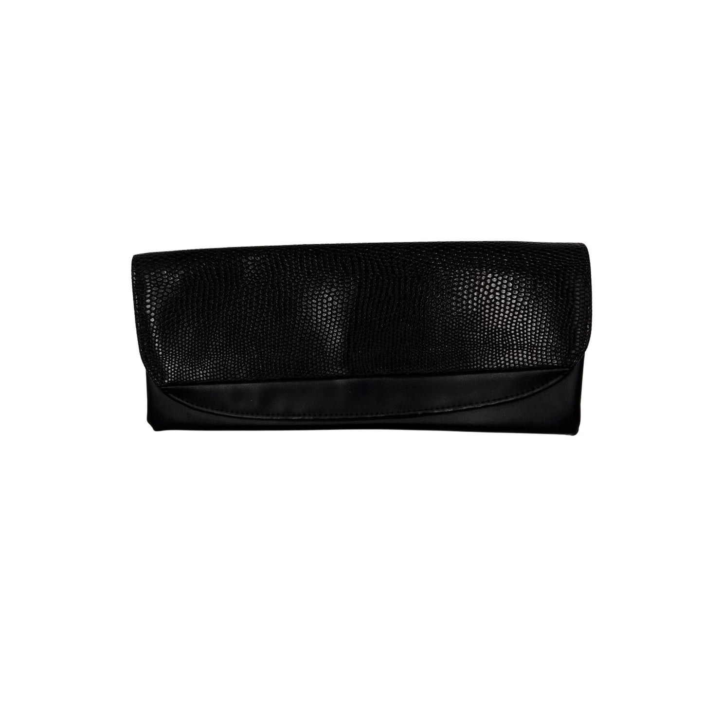 Pochette noire façon croco sur le rabat
