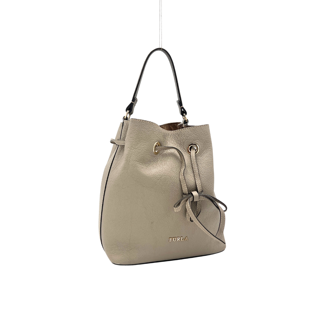Sac seau en cuir gris
