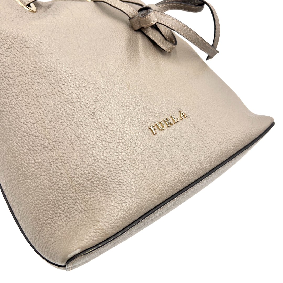 Sac seau en cuir gris